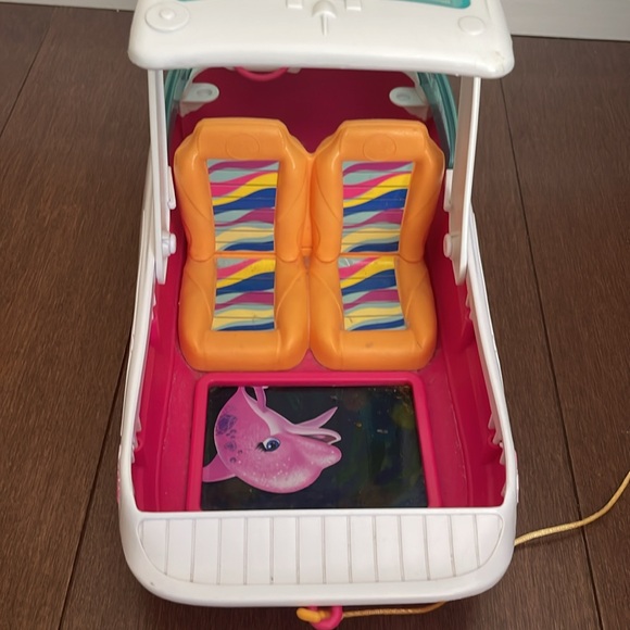 Mattel Barbie Doll Dolphin Magic Bottom View Boat With Life Raft - Picture 5 of 7